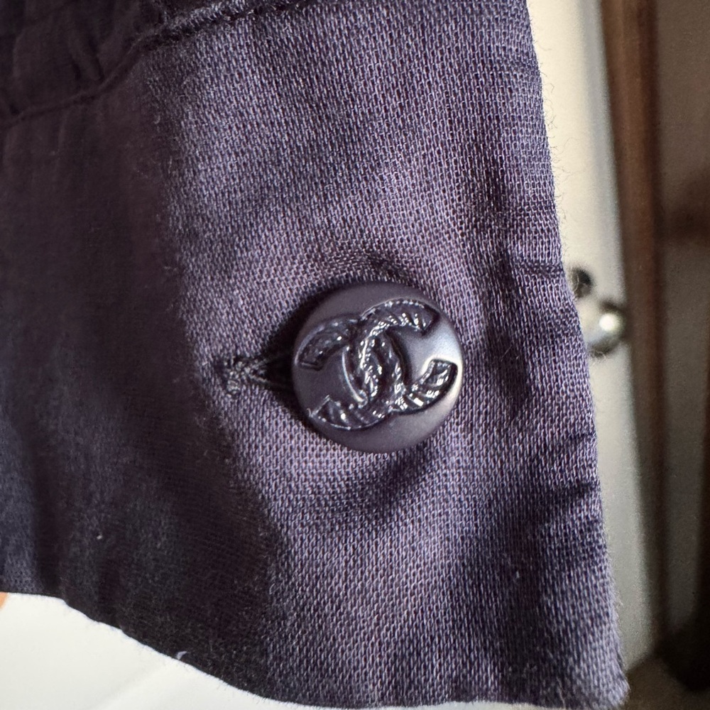 Chanel Navy Blue Cotton Waist 2 CC Logo Buttons Blouse Size 40 - Picture 4 of 10